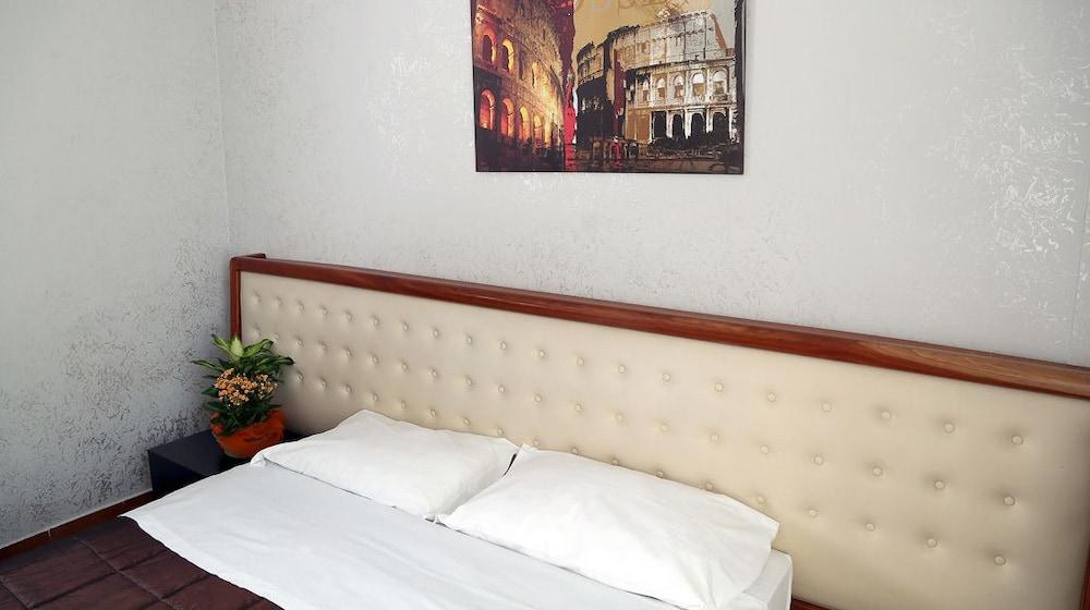 Roma Room Hotel Exterior photo